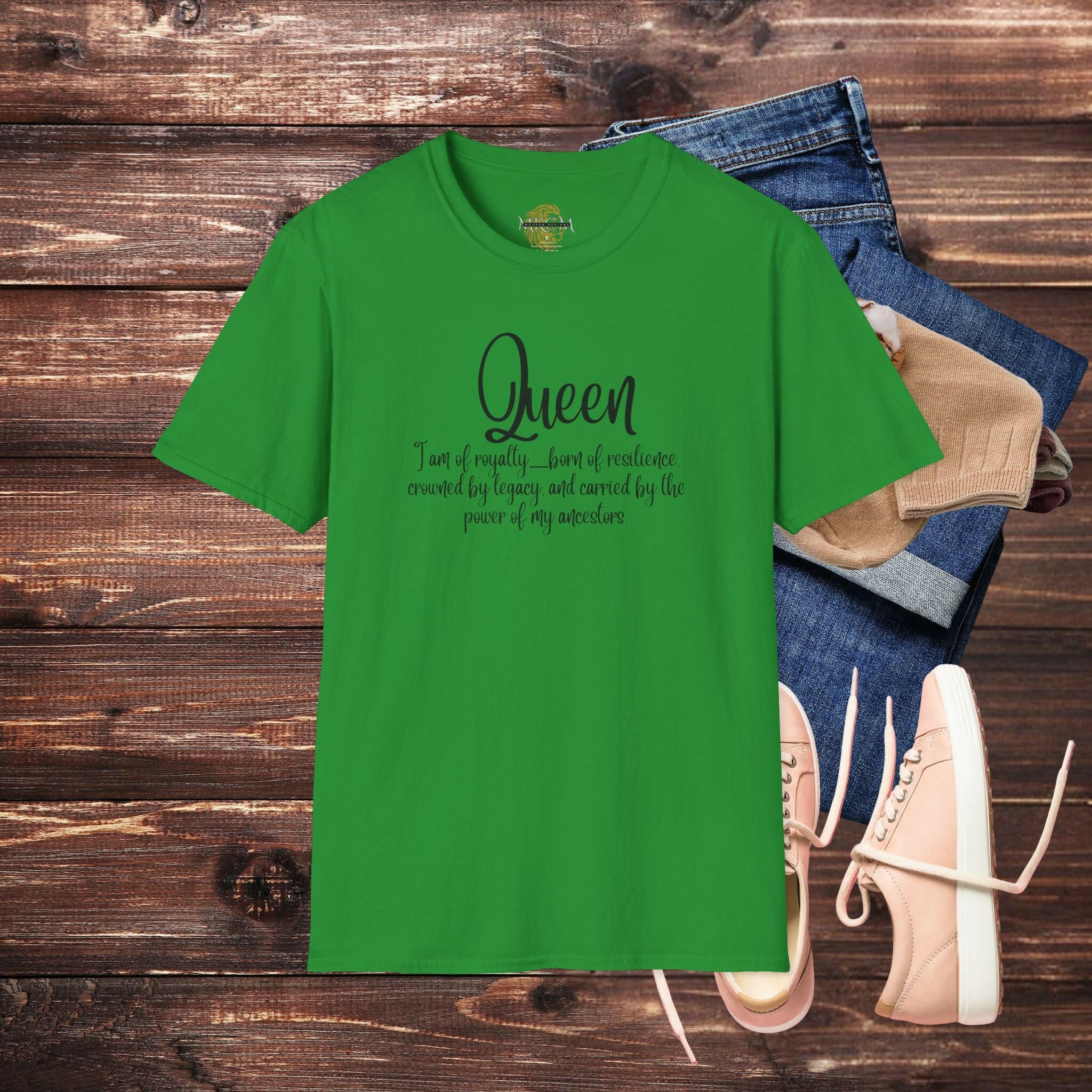 'Queen' T-Shirt - MKCM Modern Designs