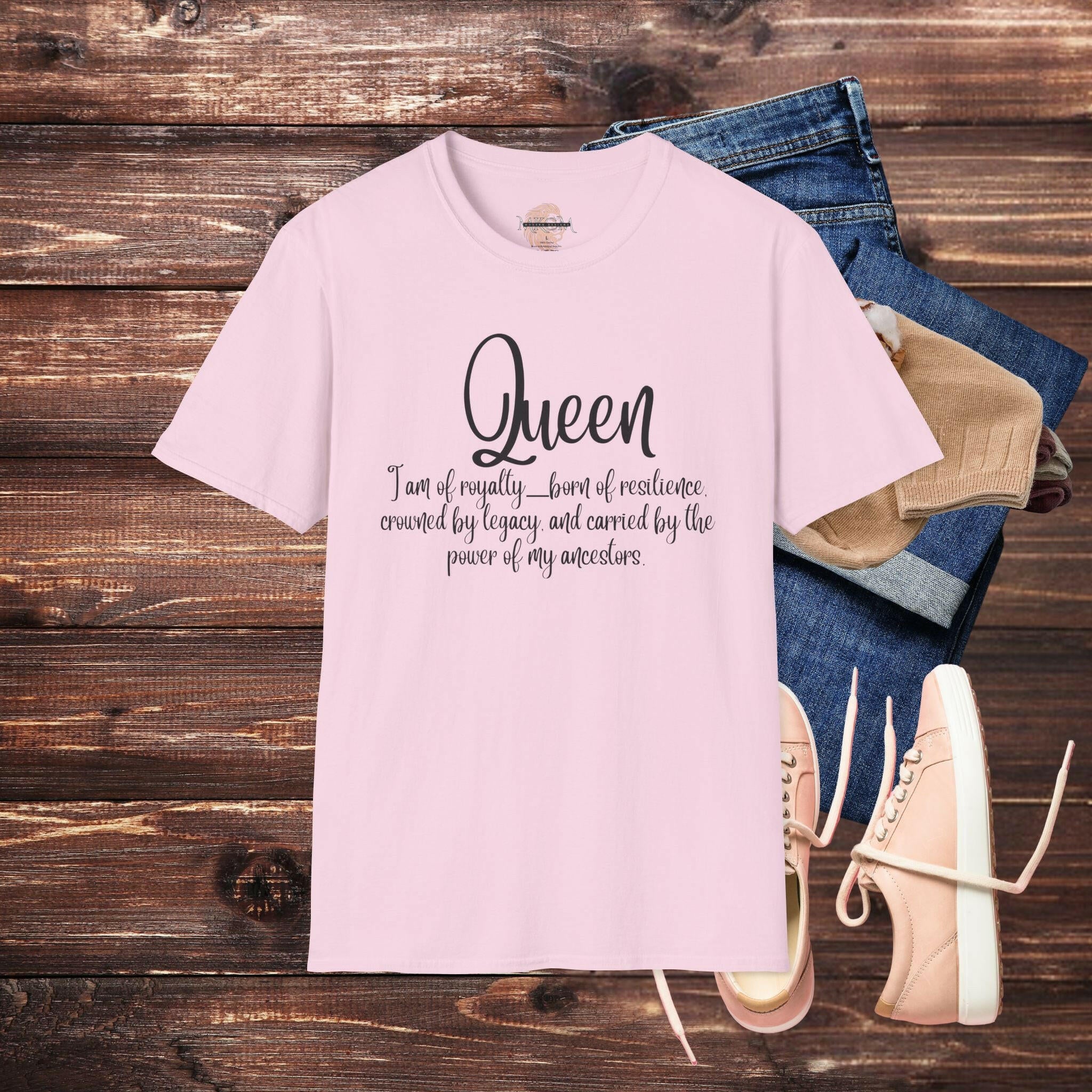 'Queen' T-Shirt - MKCM Modern Designs