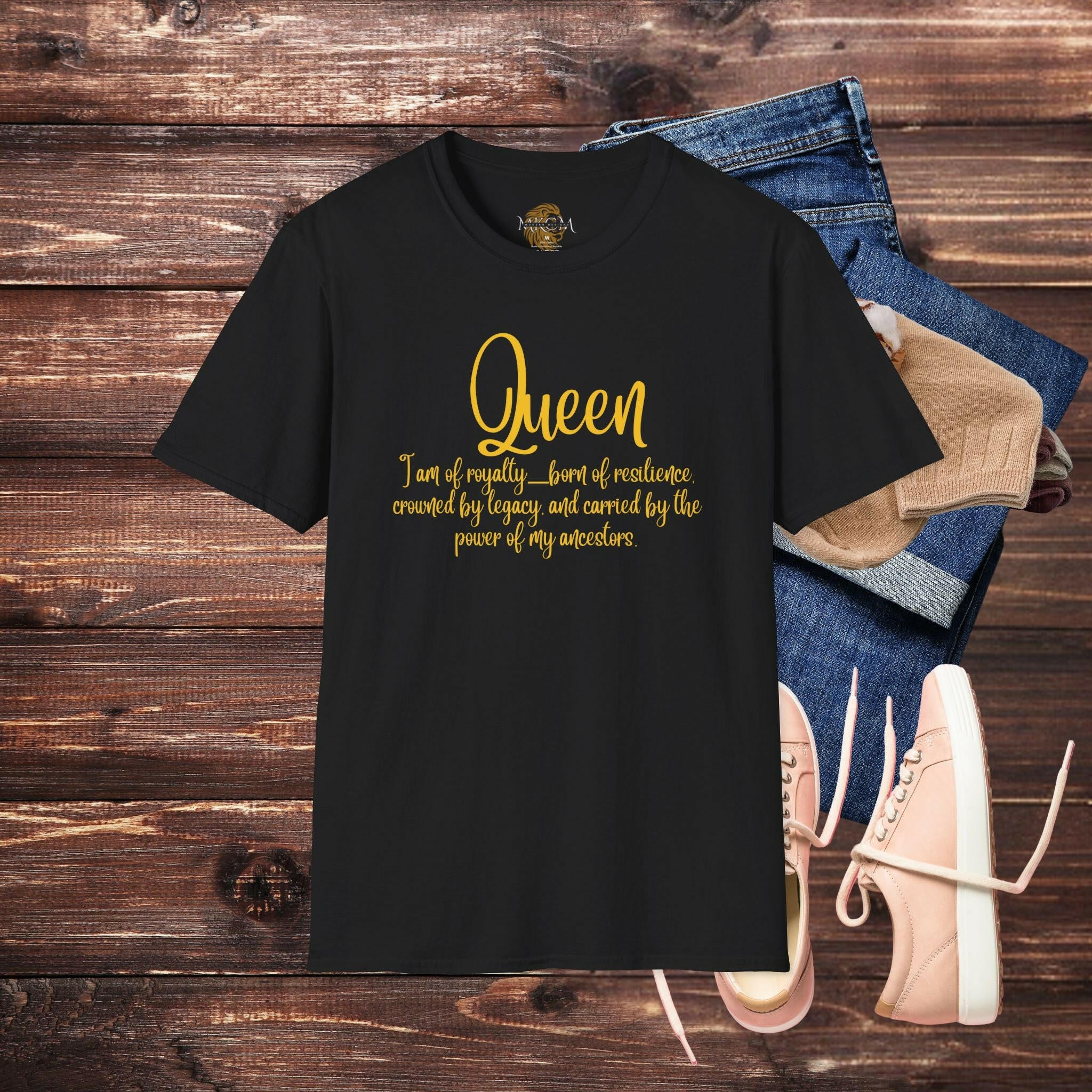 'Queen' T-Shirt - MKCM Modern Designs